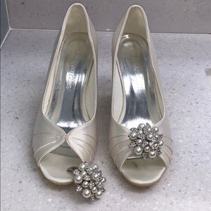 ElegantPark peep toe detachable flower rhinestone